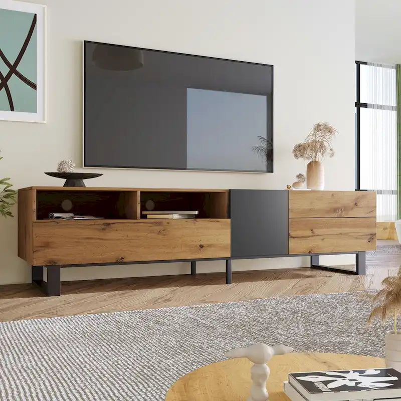 Mueble de TV de 70" de madera y gris con doble almacenamiento y puerta desplegable para televisores de hasta 80"