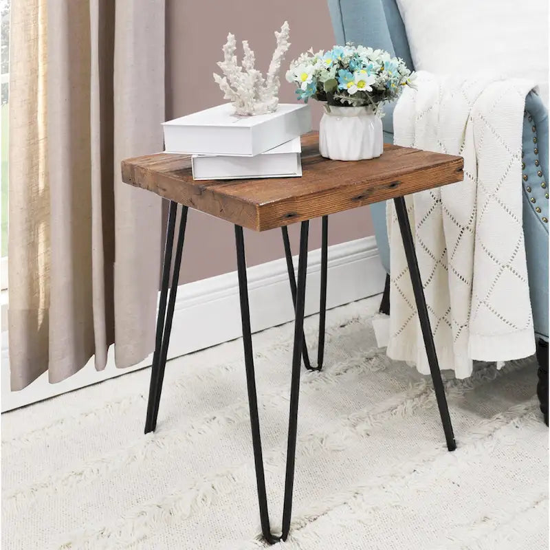 Mesa auxiliar de madera con patas de hierro
