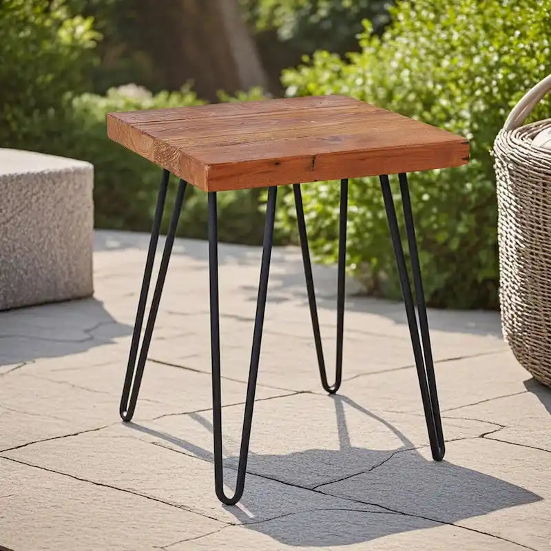 Mesa auxiliar de madera con patas de hierro