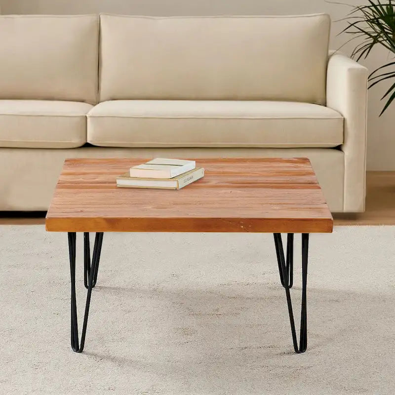 Mesa auxiliar de madera con patas de hierro