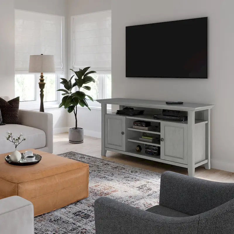 Mueble de TV transicional de madera maciza de 54 pulgadas de ancho - 54 An. x 18.9 Prof. x 31.9 Al.