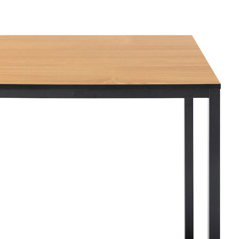 Escritorio con estructura metálica de 63" de color natural/marrón/negro con tablero grueso