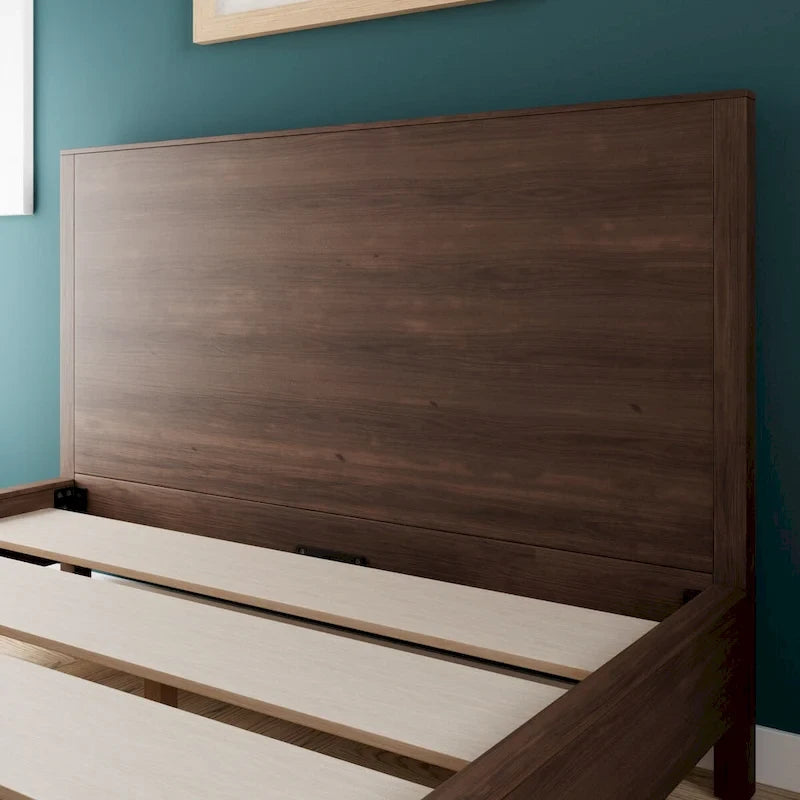 Cama de plataforma de madera con cabecero