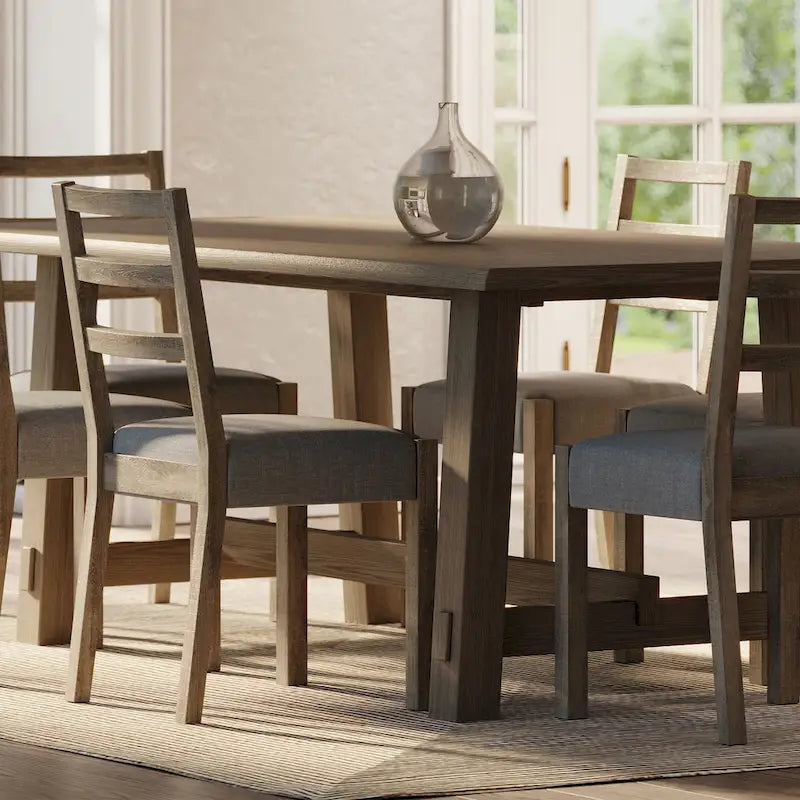 Mesa de comedor rectangular de madera con acabado negro envejecido