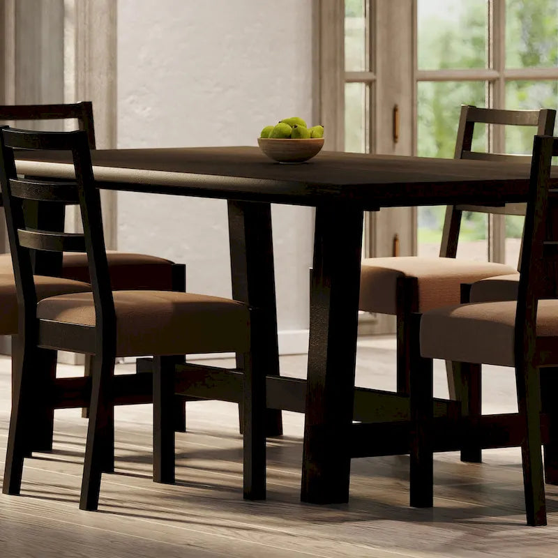 Mesa de comedor rectangular de madera con acabado negro envejecido